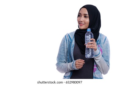 1,535 Muslim woman drinking water Images, Stock Photos & Vectors ...