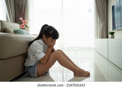 Asian Girl Cry And Alone With Family Broken At Home With Father And Mother Broken Mattied