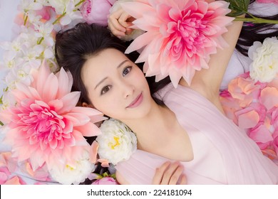 asian Girl in flowers spa make-up japanese style