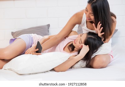 Lesbian Massage Hot