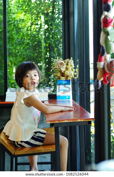 Asian Little Girl Black Short Hair Royalty Free Stock Image