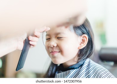Imagenes Fotos De Stock Y Vectores Sobre Kids Haircut In