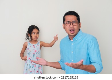 Asian Little Kid Pointing Her Father With Angry Expression