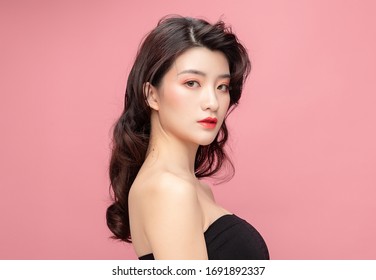 Mature Asian Models