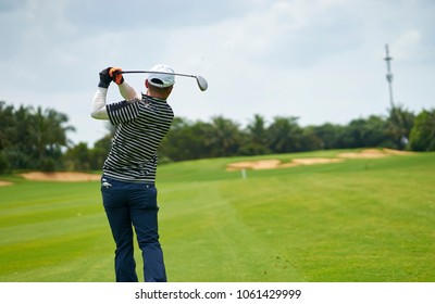 771 Chinese Golfer Images, Stock Photos & Vectors 