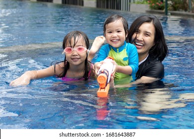 7,913 Asian Family Swimming Pool Images, Stock Photos & Vectors ...