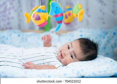 newborn baby hanging toys