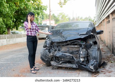 Asian People Are Shocked. While Meeting A Car Stolen By A Thief In The Condition Of Being Hit By Almost All Cars