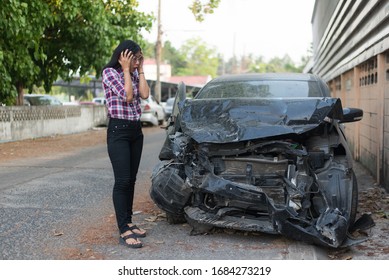 Asian People Are Shocked. While Meeting A Car Stolen By A Thief In The Condition Of Being Hit By Almost All Cars