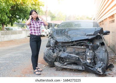 Asian People Are Shocked. While Meeting A Car Stolen By A Thief In The Condition Of Being Hit By Almost All Cars