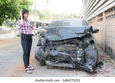 Asian People Are Shocked. While Meeting A Car Stolen By A Thief In The Condition Of Being Hit By Almost All Cars