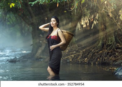 52 845 imágenes de sexy thai women imágenes fotos y vectores de