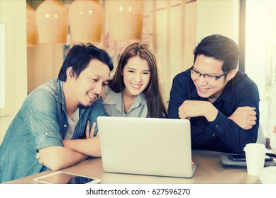 Asian Team Group Freelancers Students Casual Stock Photo 627596270 ...