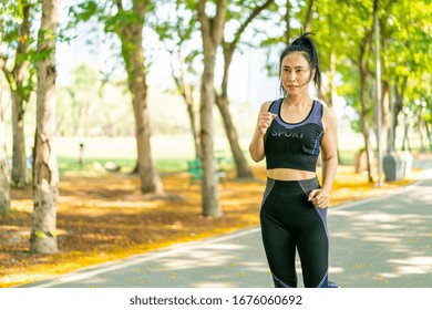 ジョギング 女性 アジア人 の画像 写真素材 ベクター画像 Shutterstock