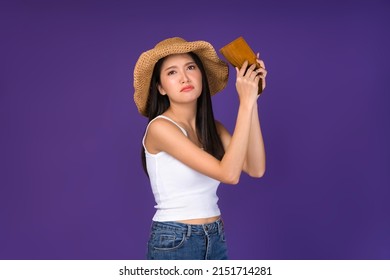 Asian Woman No Money In Wallet ,unemployed Asian Girl Opening Empty Wallet Money Broke Cash, Bankruptcy Economic Financial , Poverty In Retirement And Unemployment Concept.