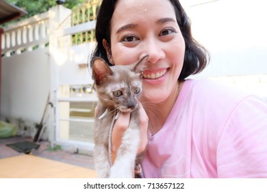 Asian Woman Selfie Kitten Stock Photo (Edit Now) 713739913