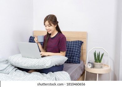 Woman Laptop Bed Stock Photos Images Photography Shutterstock