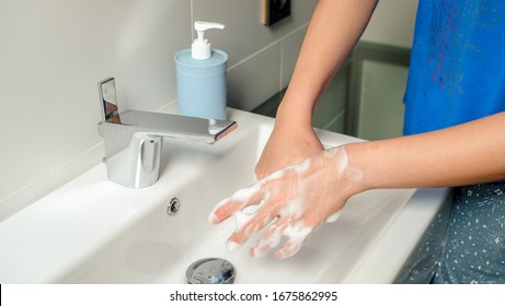 Asian woman  washing hand with medical procedure step by step.