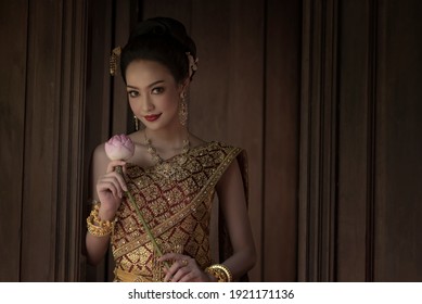 169,686 Thai traditional woman Images, Stock Photos & Vectors ...
