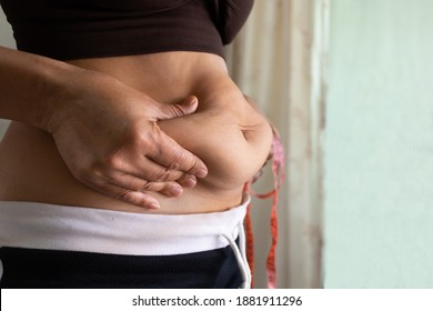 Asiatische Frauen im Alter von 40 bis 45 Jahren sind übergewichtig, was es einfacher macht, überschüssiges Fett auf ihrem Bauch anzuhäufen, Bewegungsmangel, Muskelernährung, zu schlechter Gesundheit führen und verschiedene Krankheiten nach sich ziehen lässt