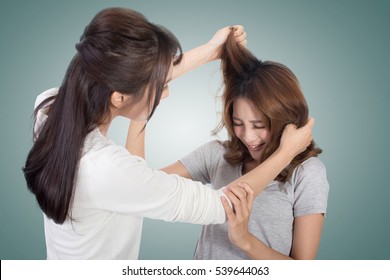 Asian Women Fight And Pull Hair.