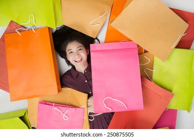 Asian Women Happy Just To Go Shopping There Are A Lot Of Bags