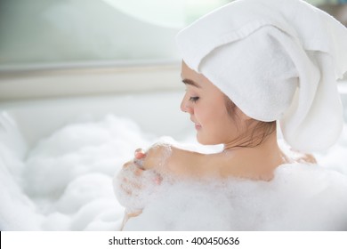 Asian women are shower in bathtub