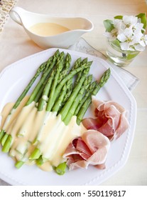 Asparagus With Hollandaise Sauce