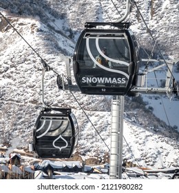 Aspen, Colorado - January 10, 2022: The Gondola At The Aspen Snowmass Ski Resort Lifts Skiers And Snow Boarders To The Top Of The Mountain.  