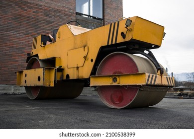 Asphalt Paving Machine . Asphalt Road Roller With Heavy Vibration Roller Compactor 