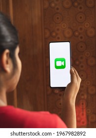 Assam, India - April 19, 2021 : FaceTime Logo On Phone Screen Stock Image.