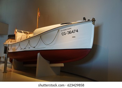 ASTORIA, OREGON - SEP 28, 2015 - Coast Guard Small Boat In  Astoria, Oregon