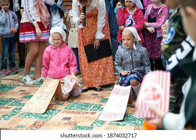 Astrakhan, Russia - 05.08.2016: Egg Rolling, Or An Easter Egg Roll Is A Traditional Game Played With Eggs At Easter