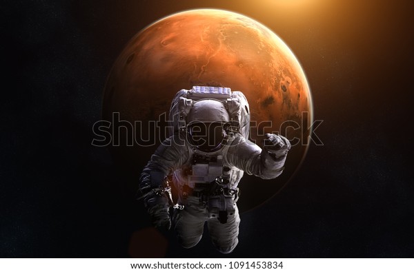 火星の背景に宇宙飛行士 デスクトップ壁紙用の5k解像度の画像 画像のエレメントはnasaが提供しています の写真素材 今すぐ編集