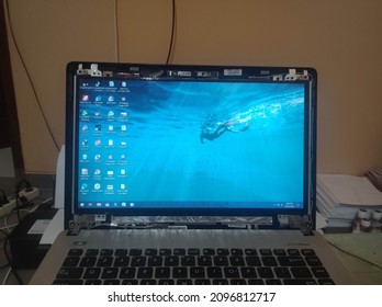 Asus Laptop With Sonic Master Brand Was LCD Repaired In Demak City At 20 November 2021 