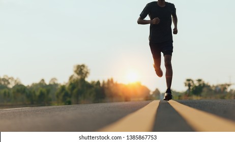 227,936 Running leg Images, Stock Photos & Vectors | Shutterstock