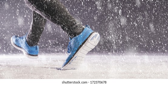 Athleteman Running During Winter Training Outside Stock Photo 172370480 ...