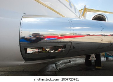 Atlanata, USA - Sep.25.2007: The Wing Leading Edge Of Bombardier Global 5000 At NBAA 2007 Exibition