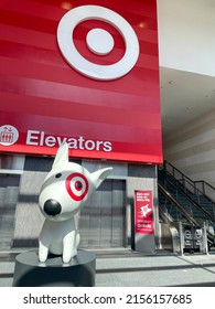 Atlanta, GA - March 21st, 2022: A Large Dog Statue At The Entrance To A Metropolitan Atlanta Target Location. The Dog's Name Is 