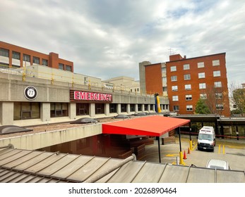 Atlanta, GA USA - March 26, 2021:  The Exterior Emergency Room Sign At Piedmont Hospital In Atlanta, GA.