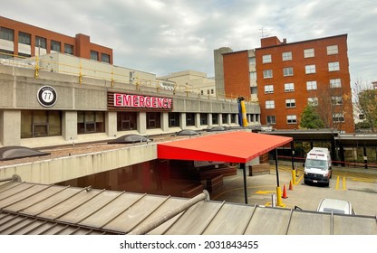 Atlanta, GA USA - March 26, 2021:  The Exterior Emergency Room Sign At Piedmont Hospital In Atlanta, GA.