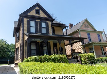 Atlanta, Georgia -2022: Martin Luther King Jr. National Historical Park. The King Birth Home In The Sweet Auburn Historic District. Two-story Frame Queen Anne Style House.