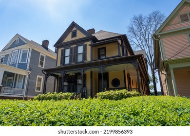 Atlanta, Georgia -2022: Martin Luther King Jr. National Historical Park. The King Birth Home In The Sweet Auburn Historic District. Two-story Frame Queen Anne Style House.