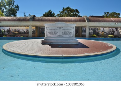 Atlanta, Georgia, United States Of America - October 18, 2015. Grave Of Martin Luther King Jr And His Spouse Coretta Scott King At The Martin Luther King Jr National Historic Site In Atlanta, GA.