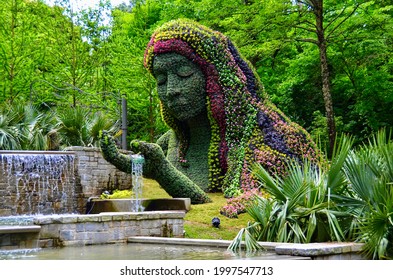 Atlanta, Georgia, US- May 18, 2021: 
Earth Goddess sculpture in the Atlanta Botanical Garden.  It is the monumental living sculpture, the highlight of the Imaginary Worlds exhibition in 2013-2014.