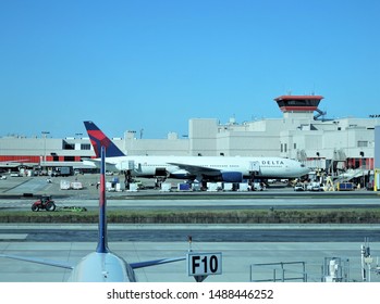 Atlanta, Georgia USA - Oct 30,2017 - Delta Airplane Is Parking Near The Terminal In Hartsfield Jackson Atlanta International Airport.