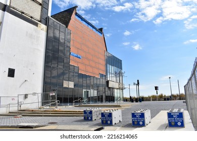 Atlantic City, New Jersey, USA -October 18, 2022: A Boarded-up Former Walkway That Connected Trump Plaza Hotel And Casino To An Adjacent Building. 