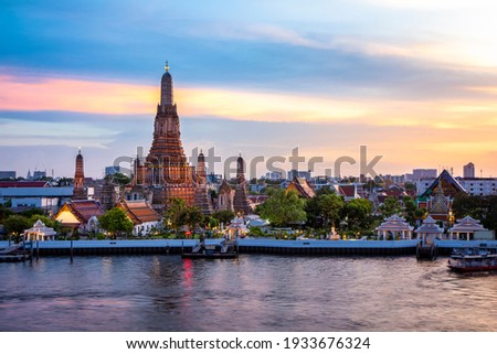 Atmosphere Of  Wat Arun in twilight, It is spectacular, This is an important buddhist temple  and a famous tourist destination at bangkok in thailand.