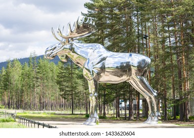 Moose sculpture Images, Stock Photos & Vectors | Shutterstock