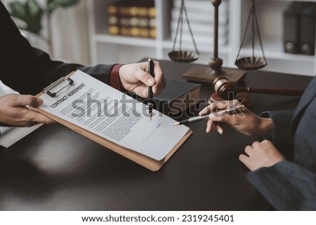 Attorneys or lawyers are advising clients in defamation cases, they are collecting evidence to bring charges against the parties for damages. The concept of defamation case counseling.